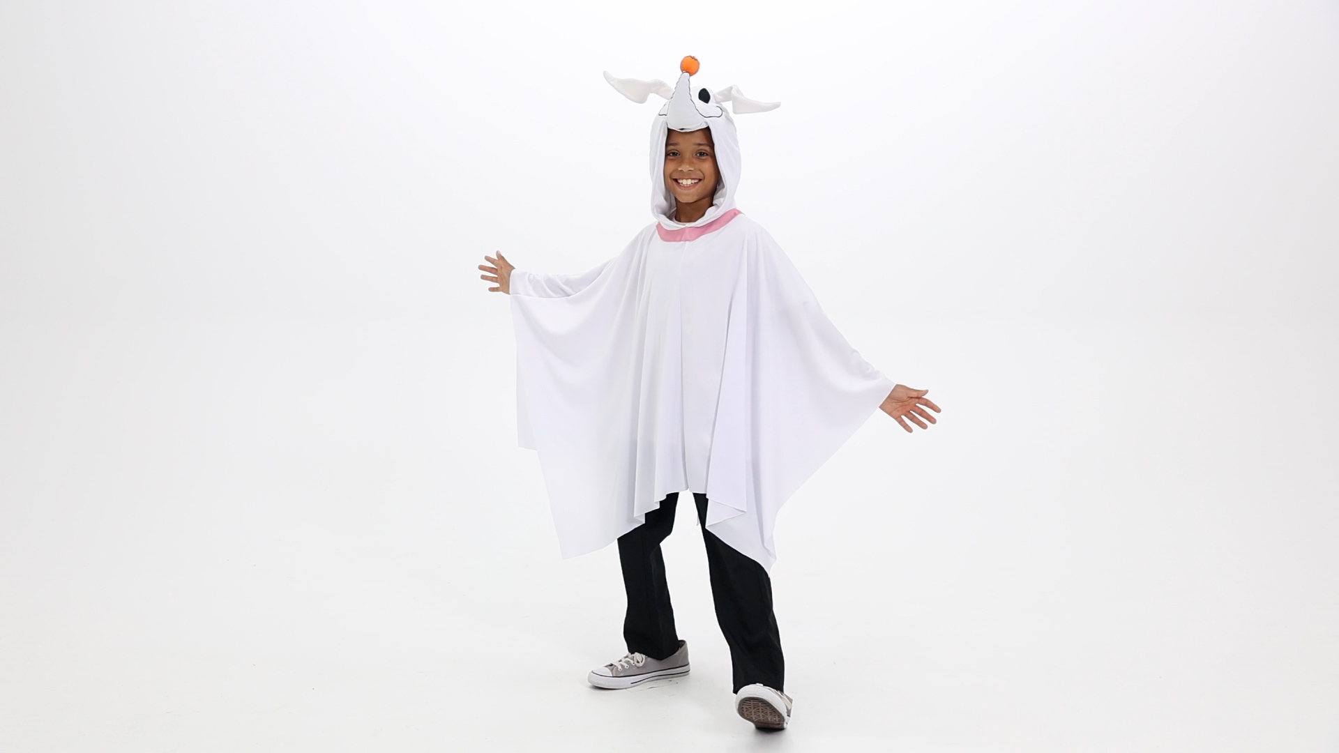 Transform your little one into the adorable ghost dog Zero with this exclusive Child Zero Poncho Costume. Perfect for Halloween or a themed event, this costume captures the spooky charm of Disney's beloved character.